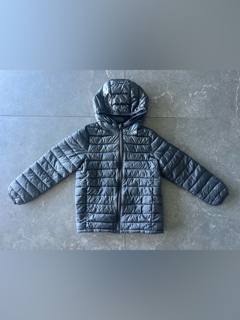 GAP lightweight primaLoft Quilted Hooded Puffer Jacket - Black